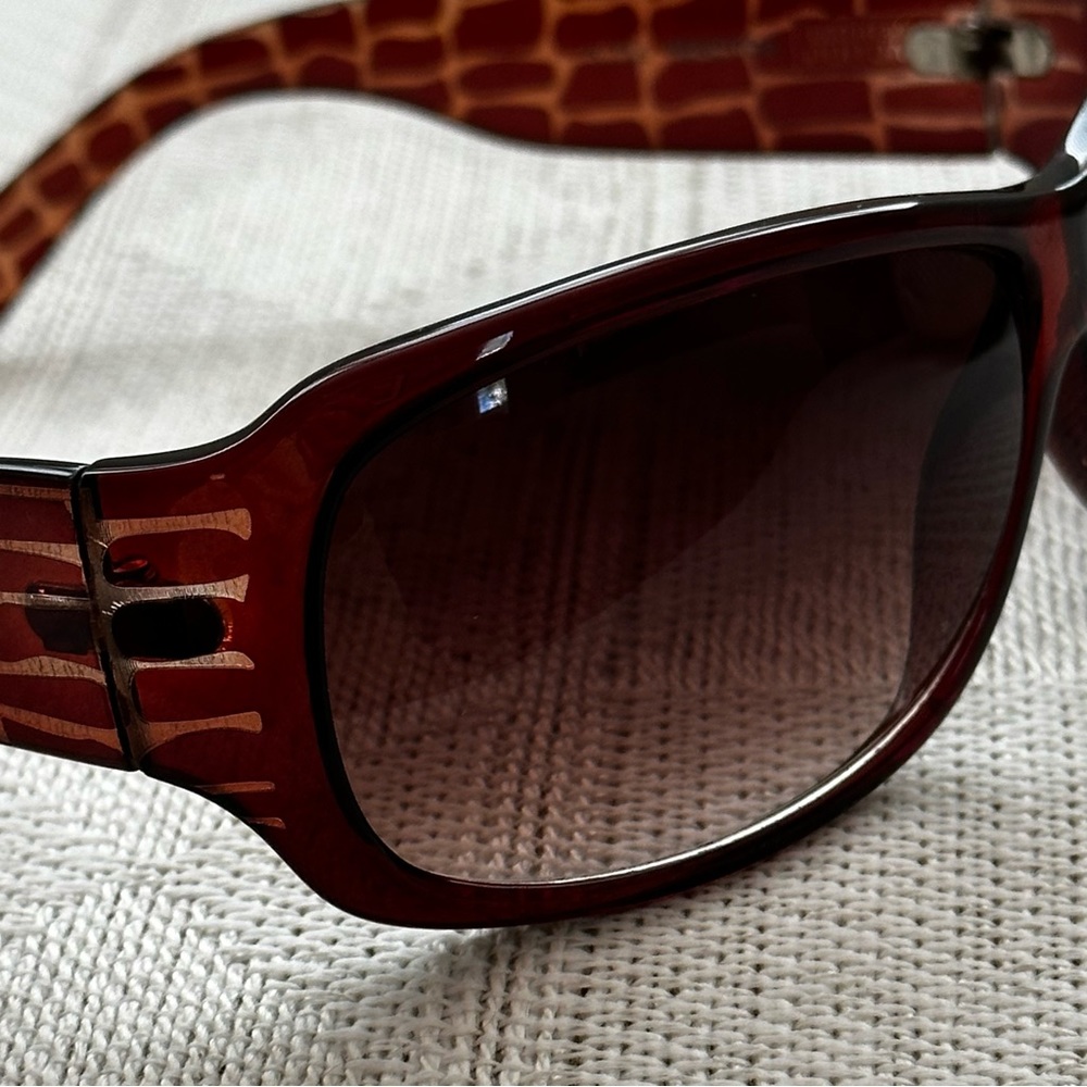 Kenneth Cole Reaction Women’s Sunglasses - Picture 9 of 13